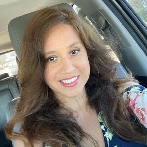 Meet your Posher, Estela